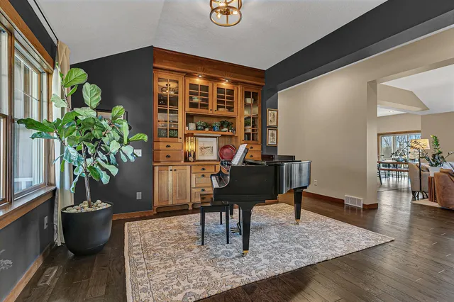 $675,000 | 1021 21st Avenue North, Sartell, MN 56377