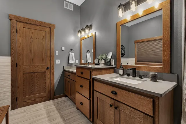 $675,000 | 1021 21st Avenue North, Sartell, MN 56377