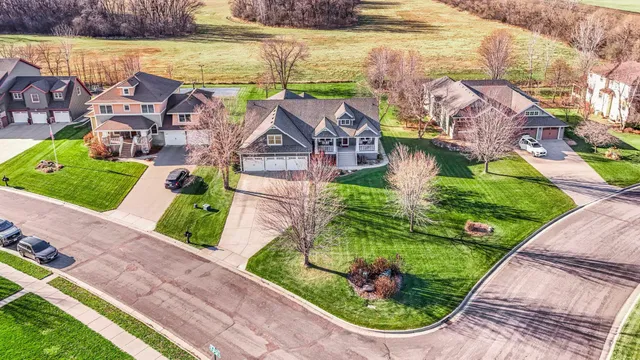 $675,000 | 1021 21st Avenue North, Sartell, MN 56377