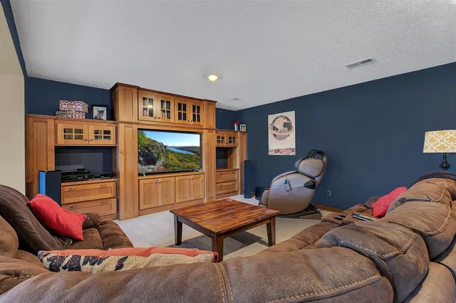 $675,000 | 1021 21st Avenue North, Sartell, MN 56377