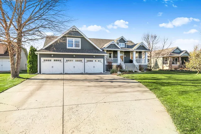 $675,000 | 1021 21st Avenue North, Sartell, MN 56377