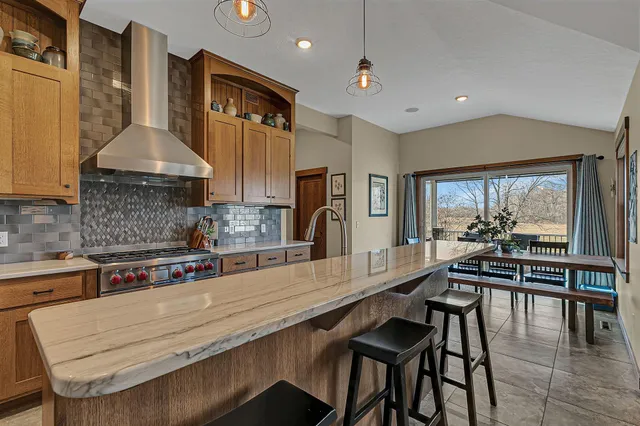 $675,000 | 1021 21st Avenue North, Sartell, MN 56377