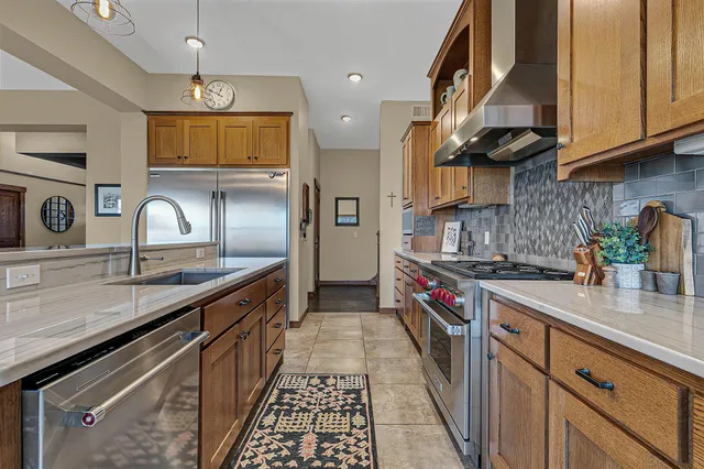 $675,000 | 1021 21st Avenue North, Sartell, MN 56377