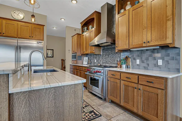 $675,000 | 1021 21st Avenue North, Sartell, MN 56377