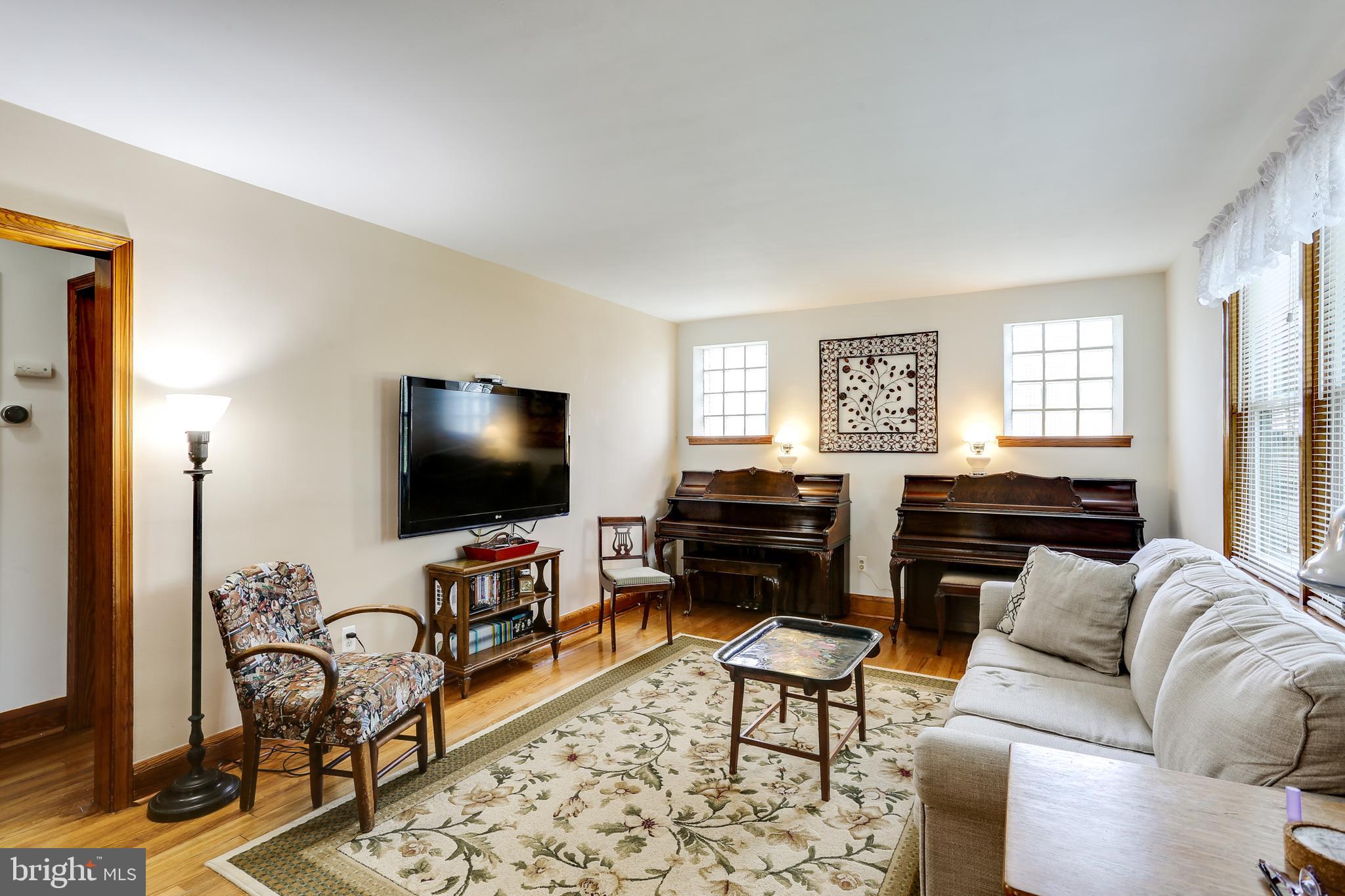7020 Dunhill Road Baltimore, MD 21222 - Photo 3 of 37