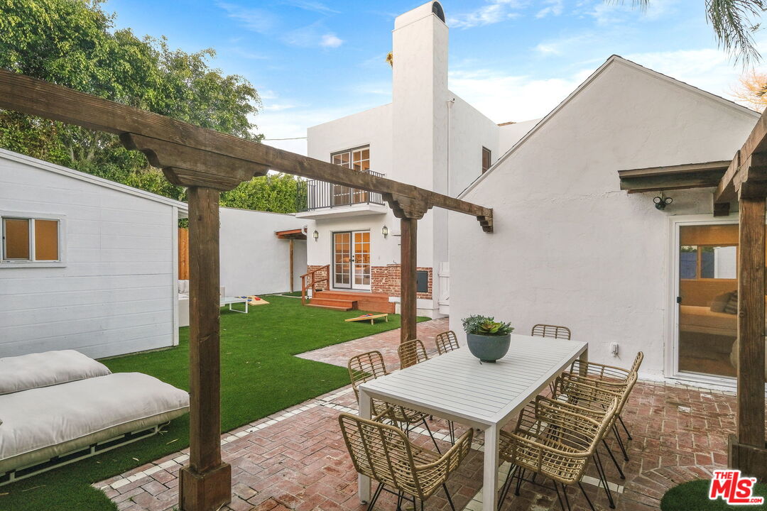 543 Westmount Drive West Hollywood, CA 90048 - Photo 32 of 44 a view of an outdoor space with furniture