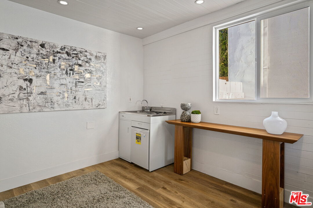 543 Westmount Drive West Hollywood, CA 90048 - Photo 36 of 44