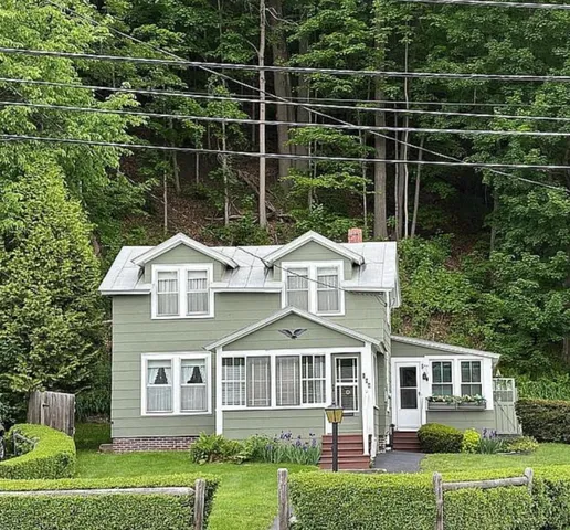 $319,000 | 184 Hazen Street, Hartford, VT 05001