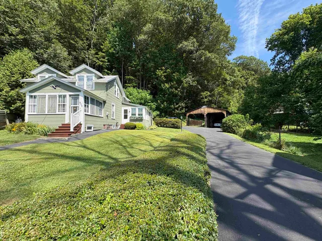 $299,500 | 184 Hazen Street, Hartford, VT 05001