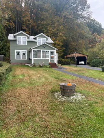 $319,000 | 184 Hazen Street, Hartford, VT 05001