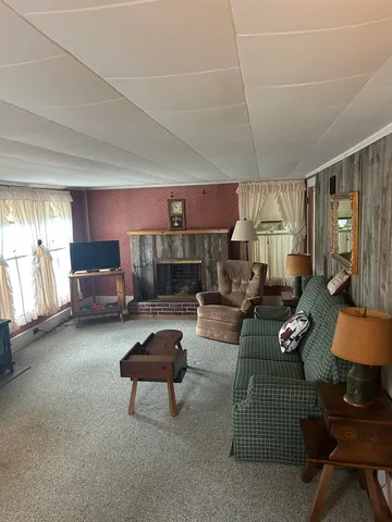 $319,000 | 184 Hazen Street, Hartford, VT 05001