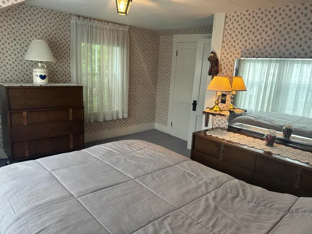 $299,500 | 184 Hazen Street, Hartford, VT 05001