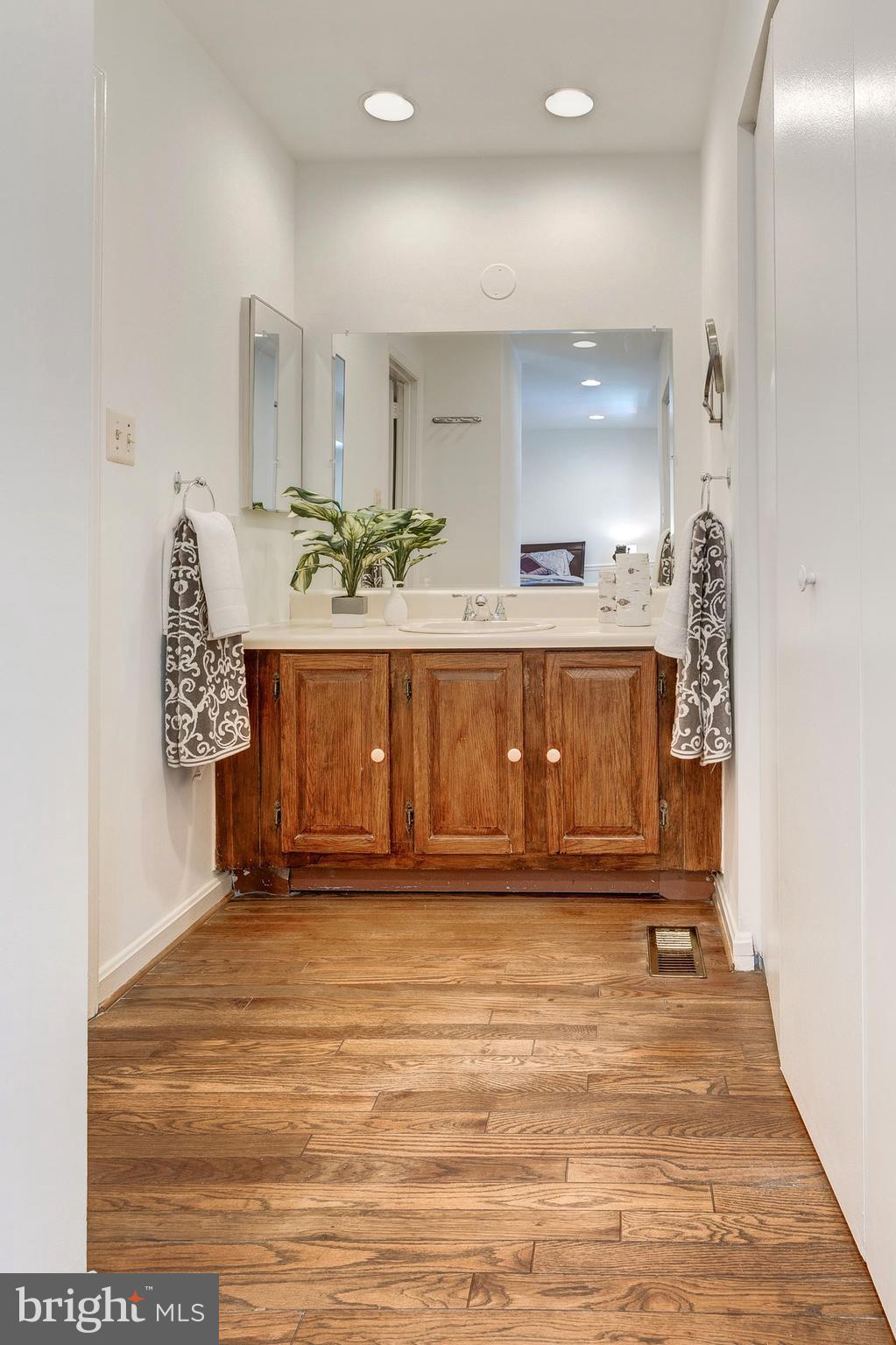 2124 Golf Course Drive Reston, VA 20191 - Photo 16 of 35 Gallery Image 16