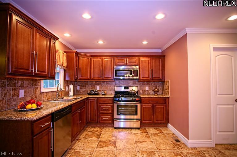 3699 Rolliston Road Cleveland, OH 44120 - Photo 3 of 12 Gallery Image 3