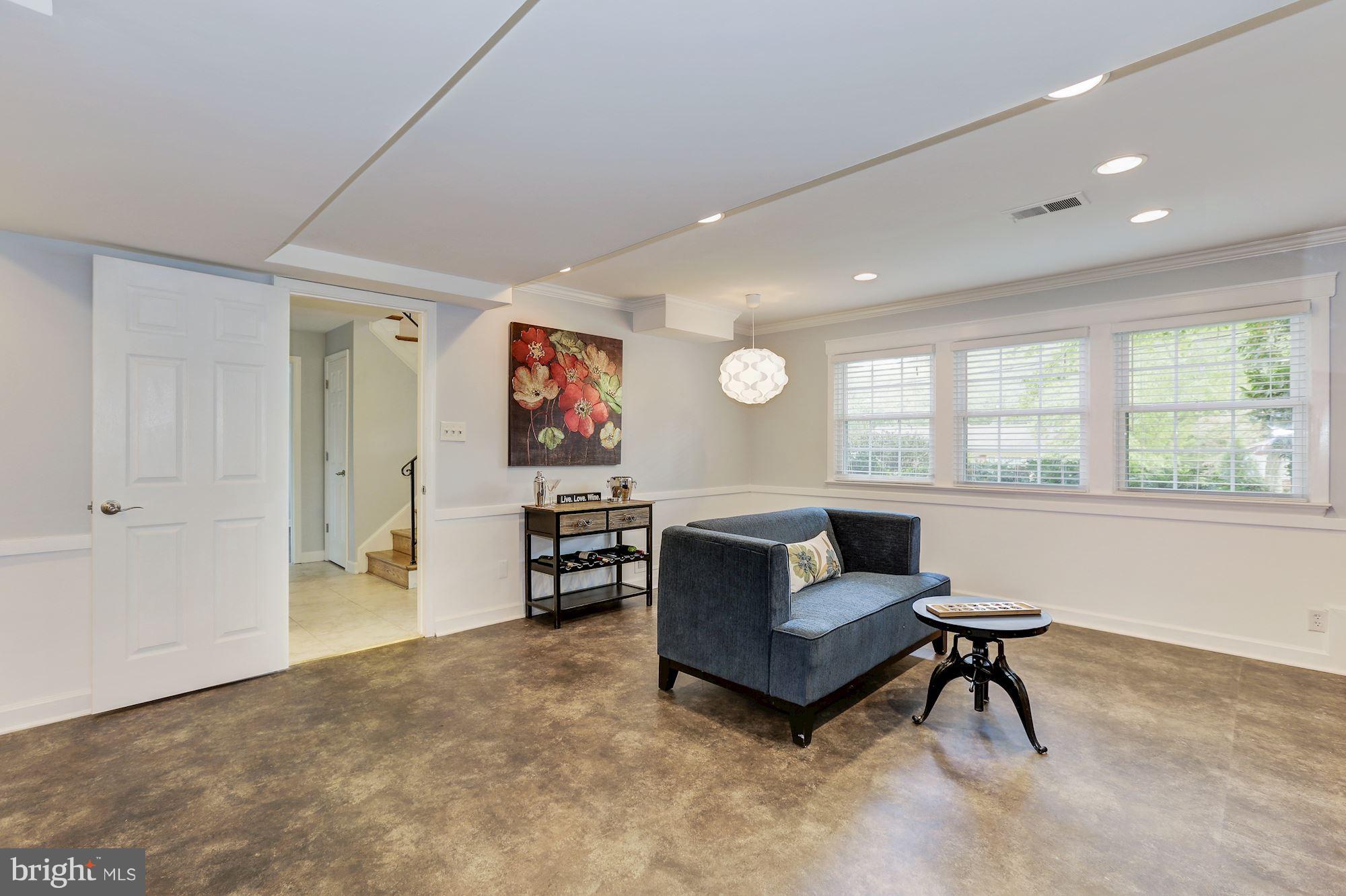 1806 Courtland Road Alexandria, VA 22306 - Photo 15 of 30 Family Room