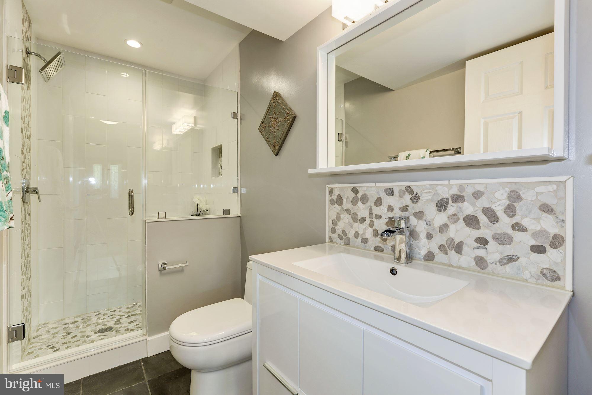 1806 Courtland Road Alexandria, VA 22306 - Photo 17 of 30 Stunning Renovated Bath