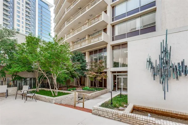 a view of a tall building