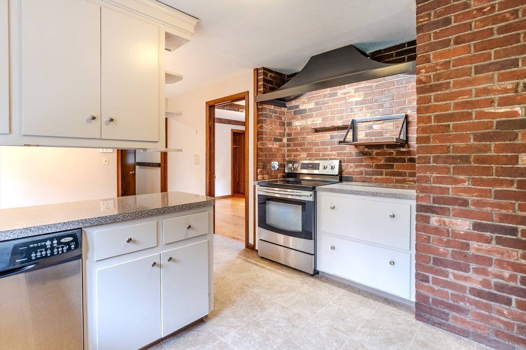 261 Bay Road Hadley, MA 01035 - Photo 25 of 42 Gallery Image 25