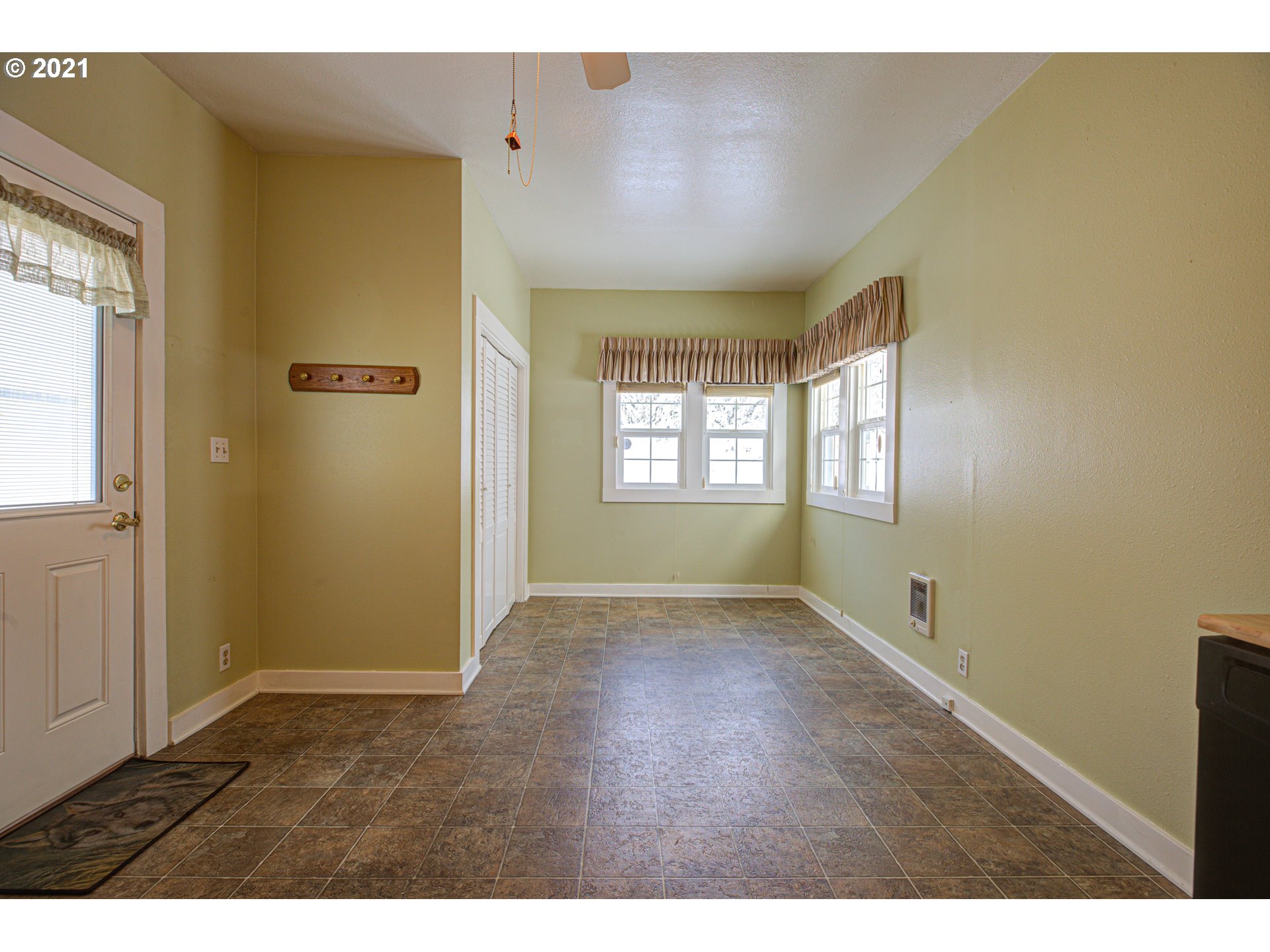 25381 Warren Road Rainier, OR 97048 - Photo 14 of 26