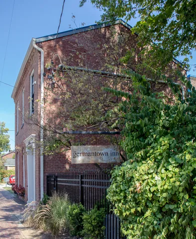a view of a white building