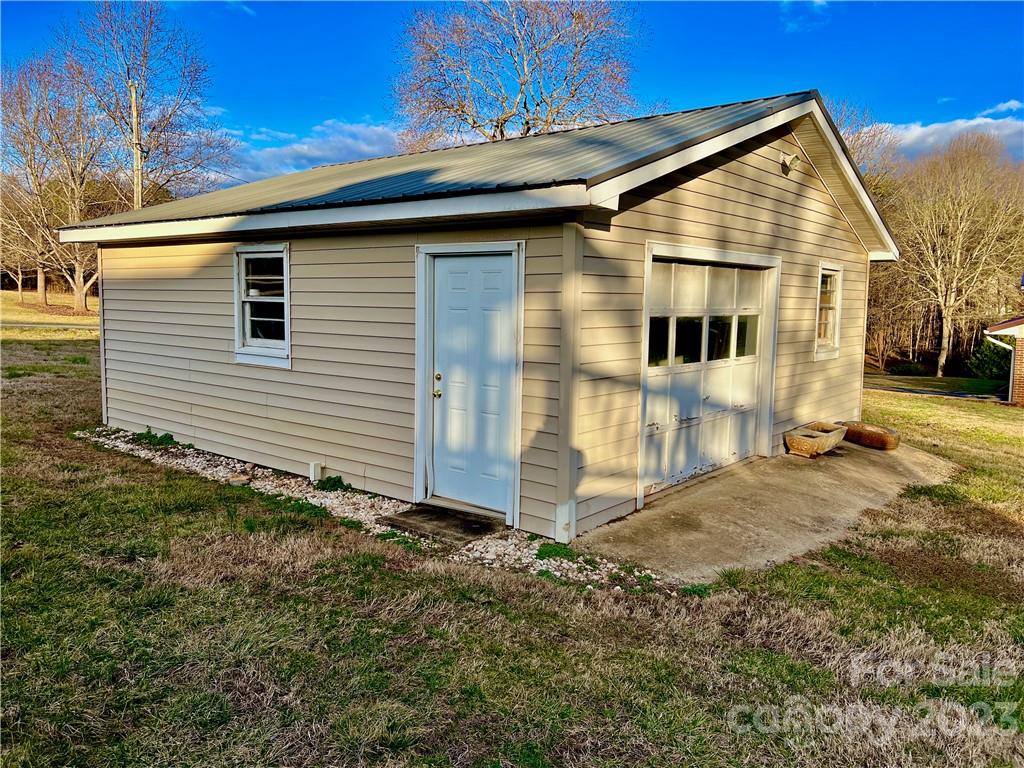 2106 Travis Road Conover, NC 28613 - Photo 17 of 21 Gallery Image 17