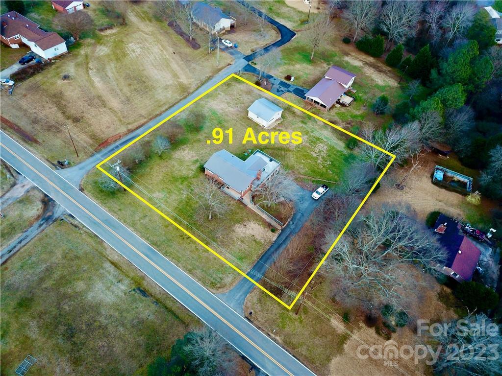 2106 Travis Road Conover, NC 28613 - Photo 2 of 21 Gallery Image 2