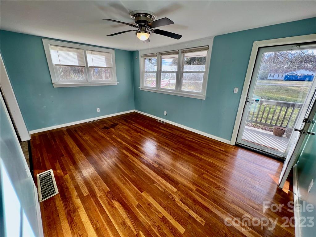 2106 Travis Road Conover, NC 28613 - Photo 5 of 21 Gallery Image 5