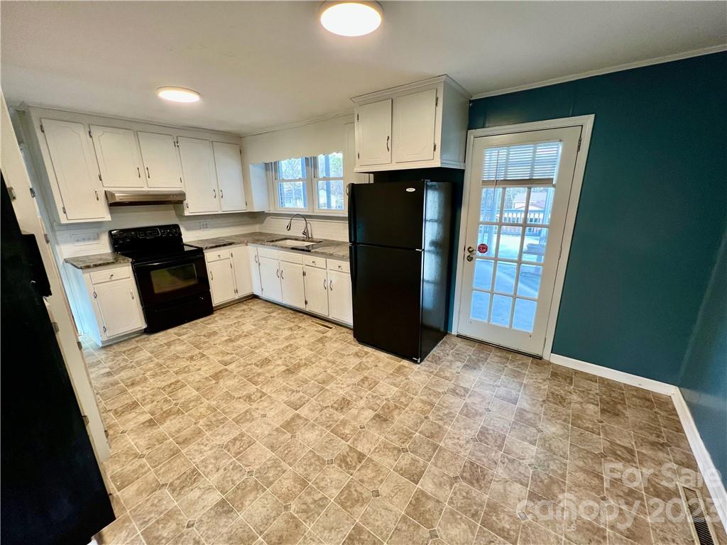 2106 Travis Road Conover, NC 28613 - Photo 6 of 21 Gallery Image 6