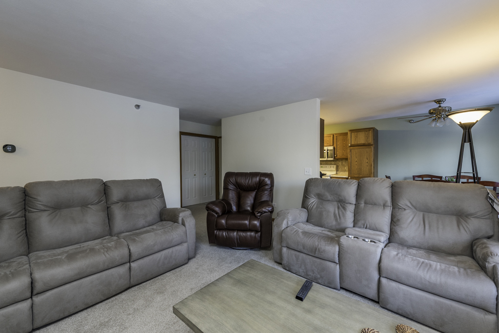 1685 West Beach Road, Unit 1685 Beach Park, IL 60087 - Photo 3 of 34 Gallery Image 3