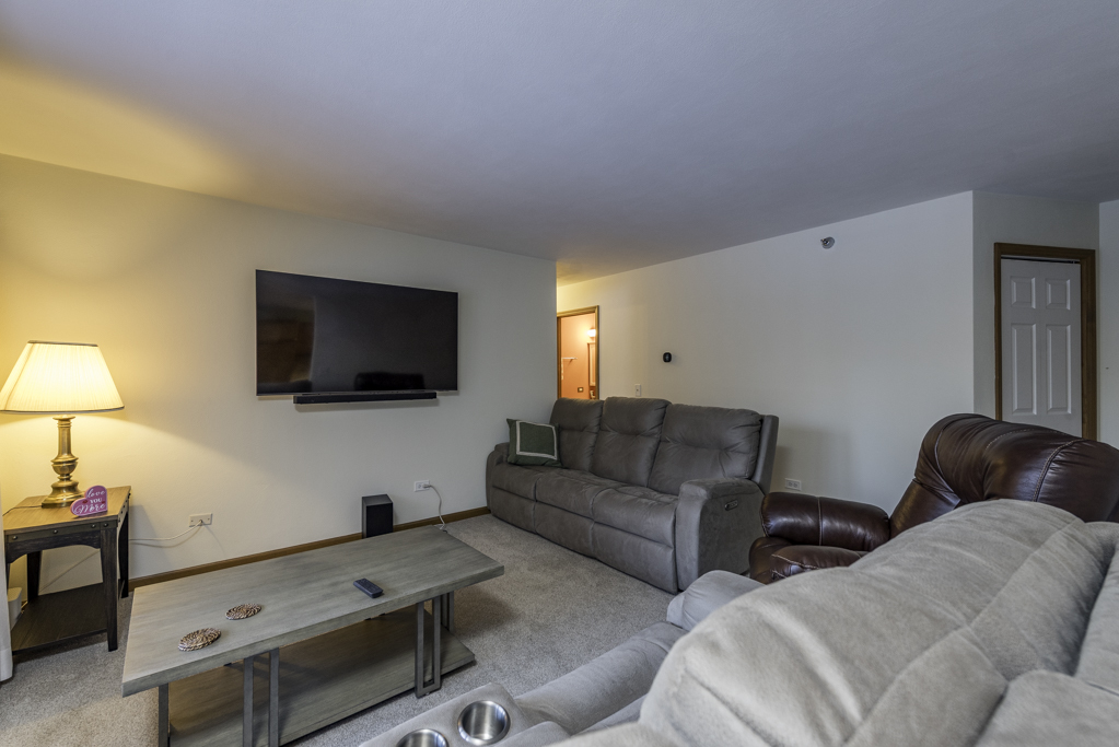 1685 West Beach Road, Unit 1685 Beach Park, IL 60087 - Photo 4 of 34 Gallery Image 4