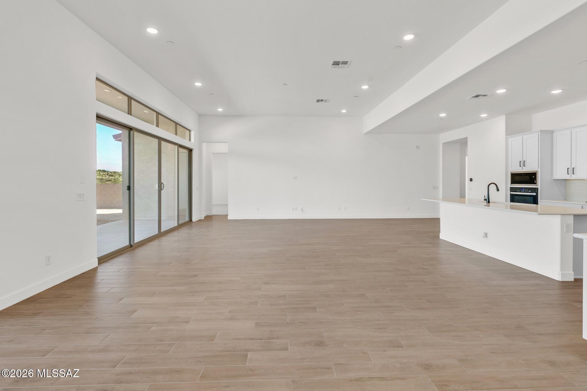 15062 East Sands Ranch Road Vail, AZ 85641 - Photo 8 of 25 Greatroom