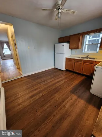 a view of a room with washer and dryer