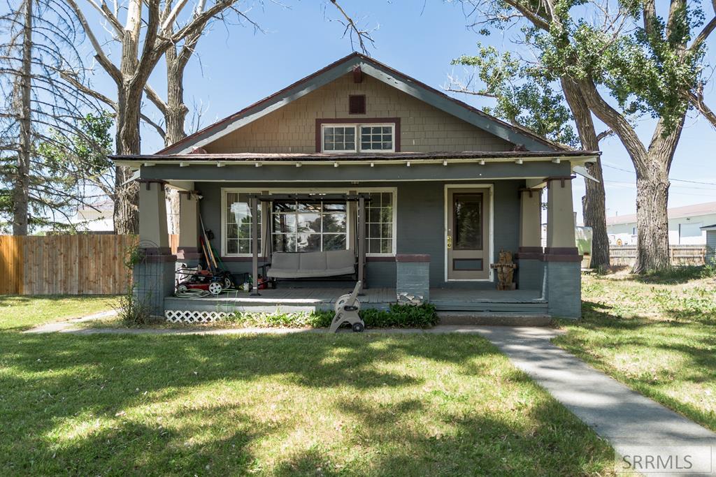 1565 Northwest Main St