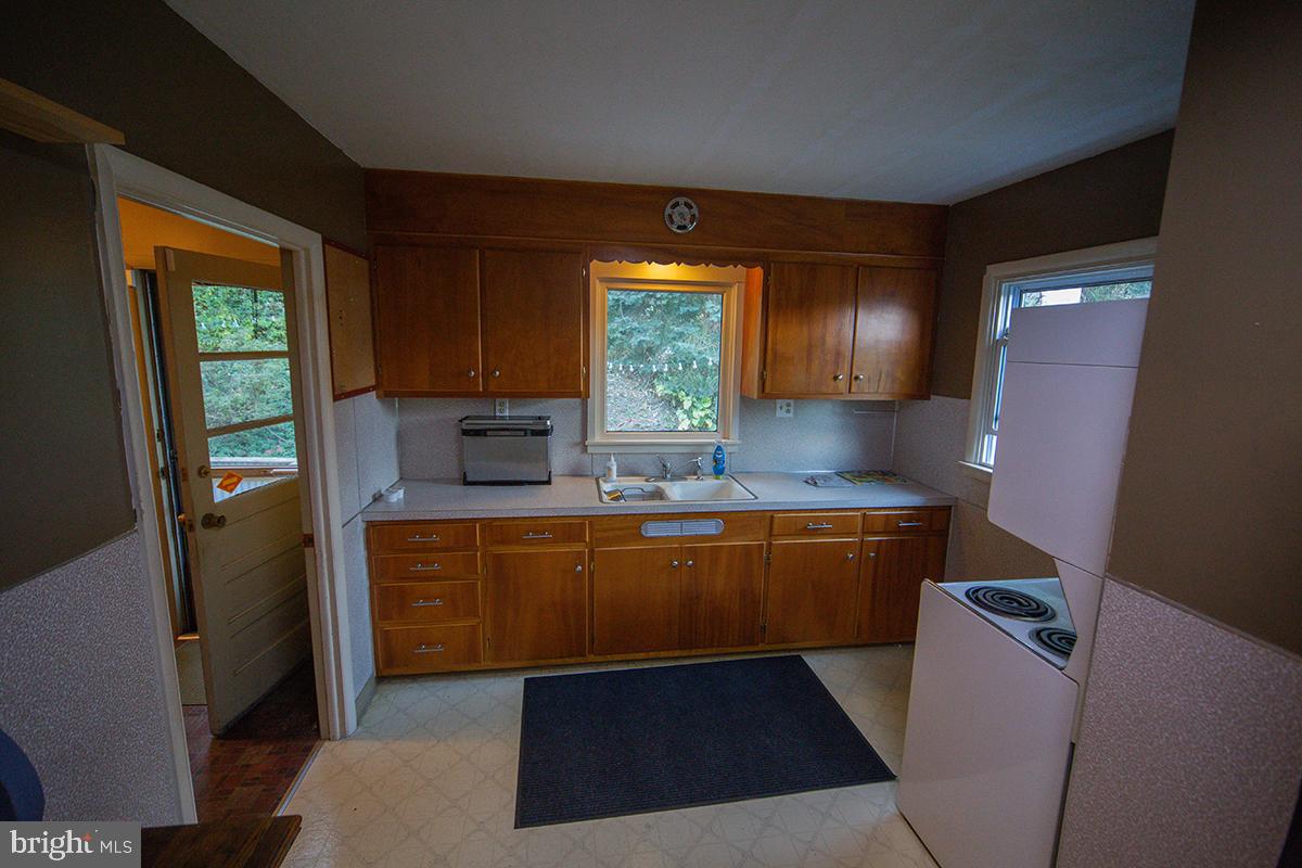 1147 Morgantown Road Reading, PA 19607 - Photo 15 of 34