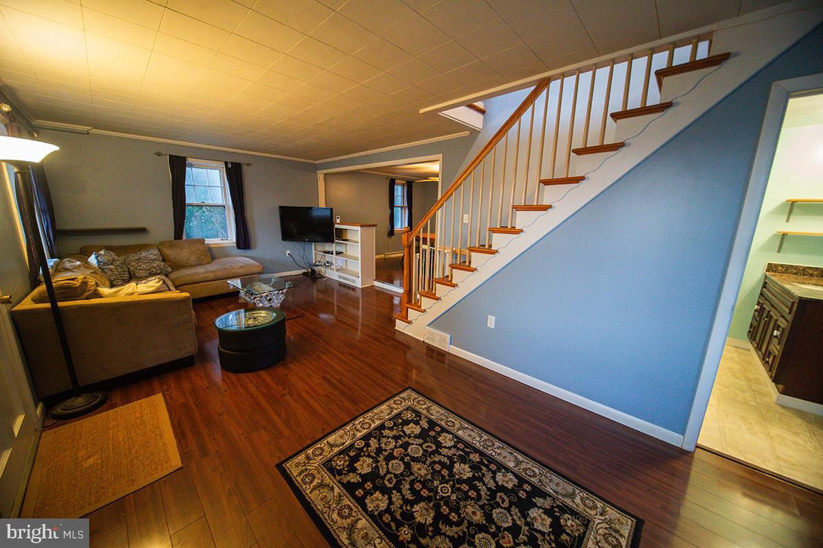 1147 Morgantown Road Reading, PA 19607 - Photo 7 of 34