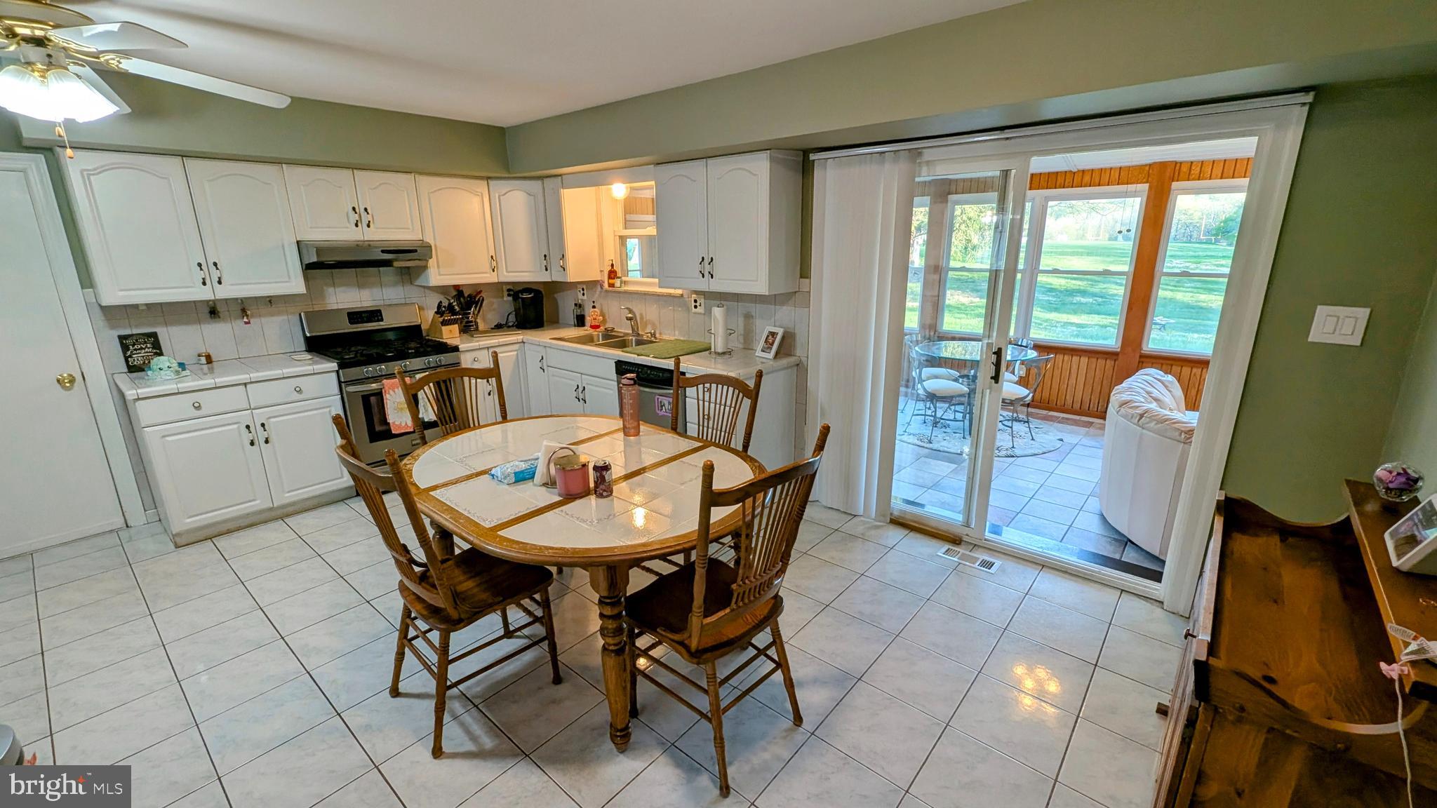 148 Cardinal Road Chalfont, PA 18914 - Photo 10 of 32 Kitchen