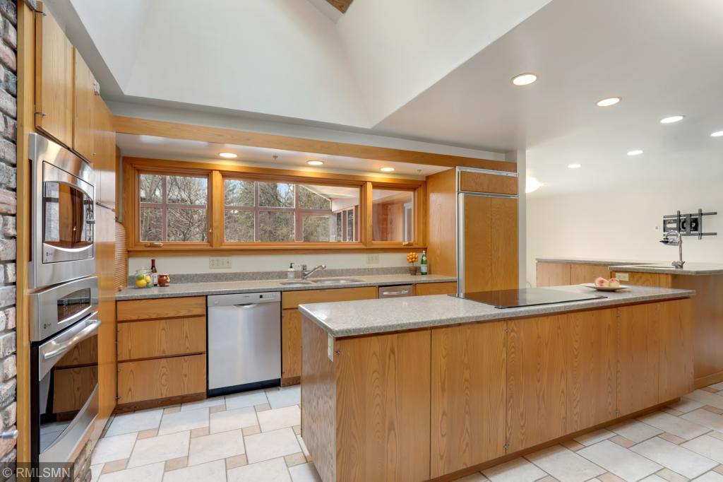 3750 Blackhawk Road Eagan, MN 55122 - Photo 12 of 34 Gallery Image 12