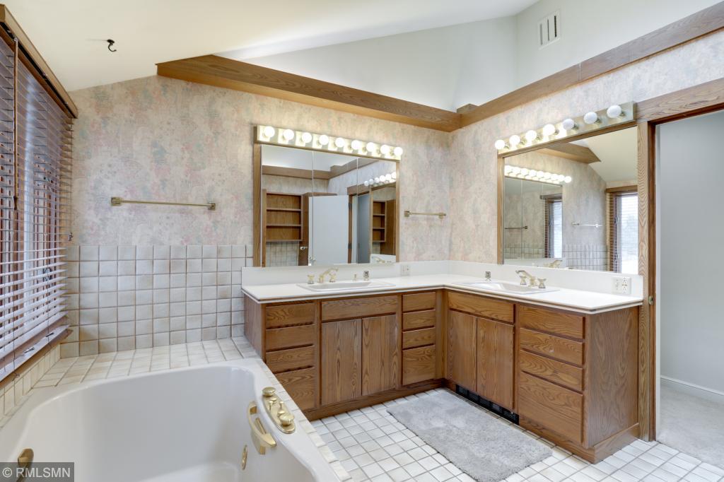 3750 Blackhawk Road Eagan, MN 55122 - Photo 21 of 34 Gallery Image 21