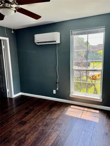 $399,999 | 6623 Avenue South, Houston, TX 77011