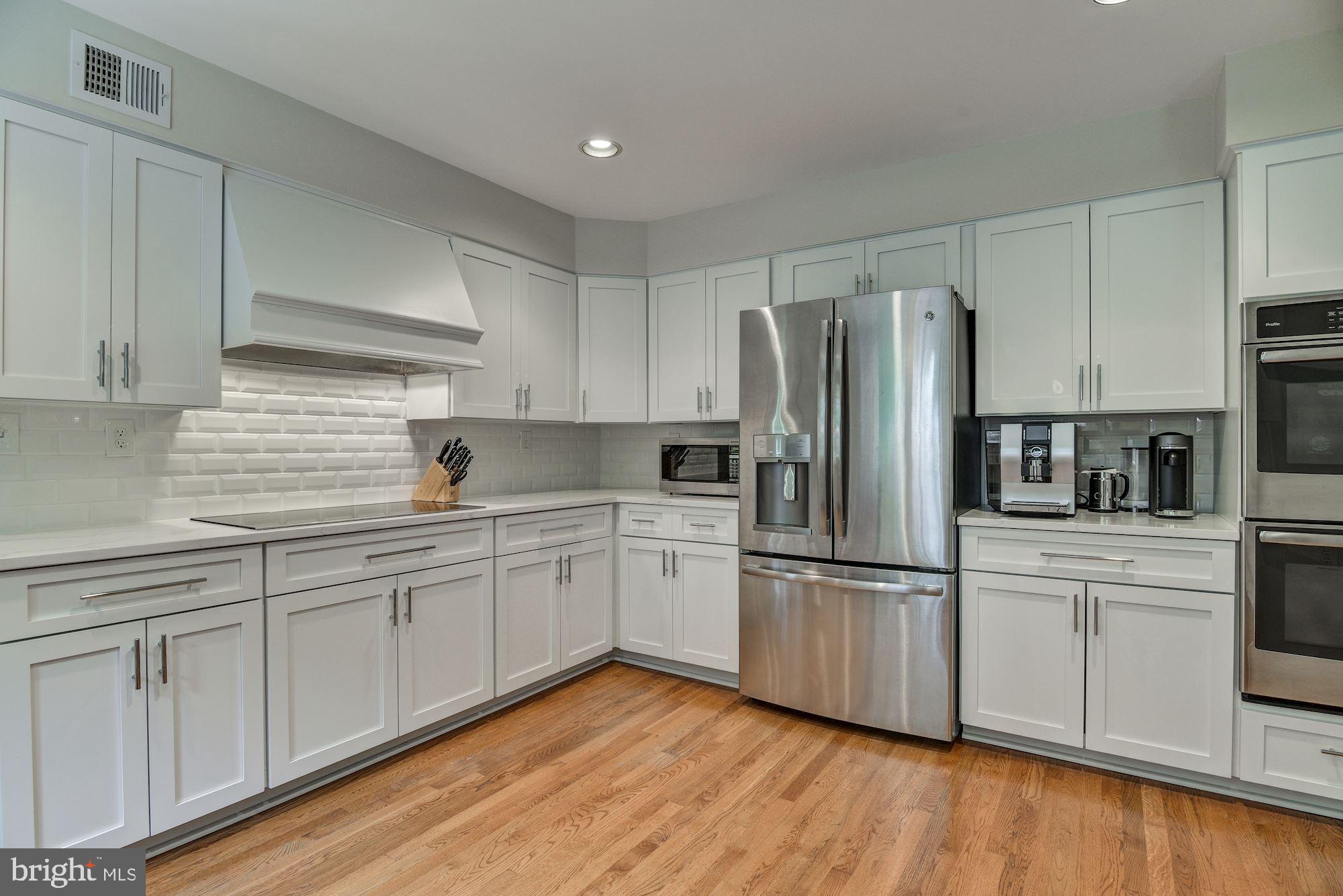 7708 River Falls Drive Potomac, MD 20854 - Photo 9 of 32