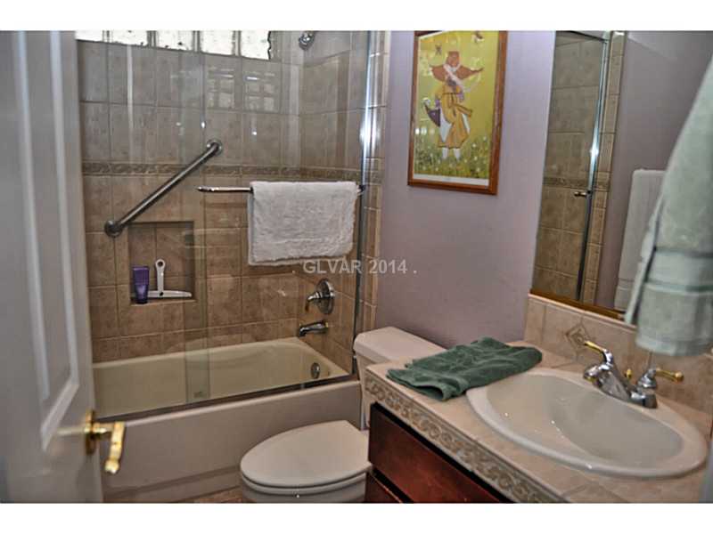 10 Mohansic Road Henderson, NV 89052 - Photo 13 of 21 Bathroom.