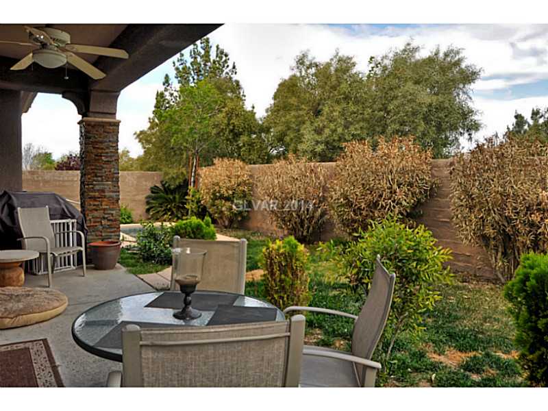 10 Mohansic Road Henderson, NV 89052 - Photo 2 of 21 Swimming Pool/Hot Tub/Sauna.