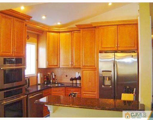 556 Line Road Hazlet, NJ 07730 - Photo 2 of 9 Gallery Image 2