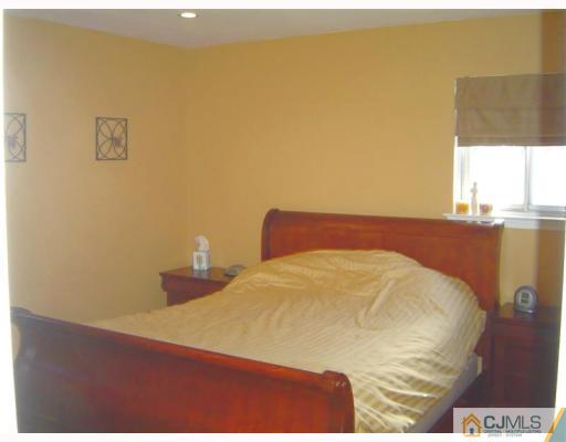 556 Line Road Hazlet, NJ 07730 - Photo 6 of 9 Gallery Image 6