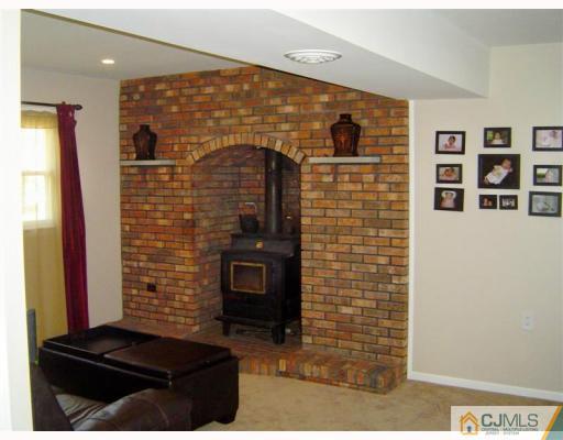 556 Line Road Hazlet, NJ 07730 - Photo 8 of 9 Gallery Image 8