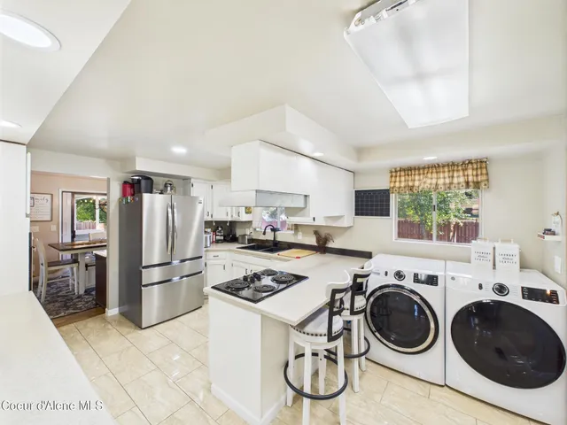 $479,900 | 305 1st Street, Pinehurst, ID 83850