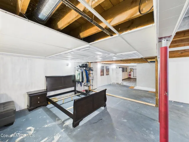 $479,900 | 305 1st Street, Pinehurst, ID 83850