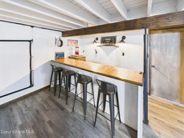 $479,900 | 305 1st Street, Pinehurst, ID 83850