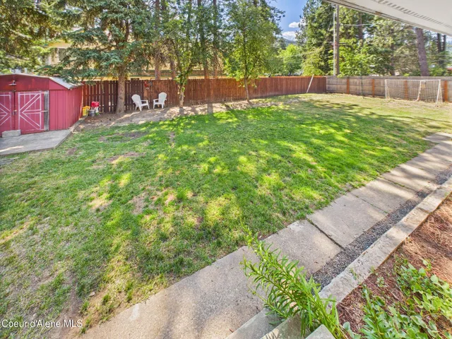 $479,900 | 305 1st Street, Pinehurst, ID 83850