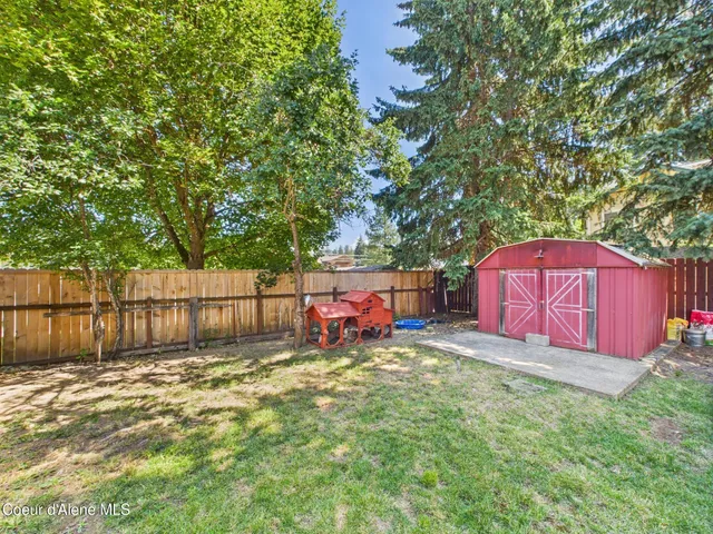 $479,900 | 305 1st Street, Pinehurst, ID 83850